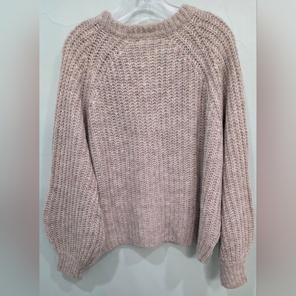 Elegant Beige Knit Cardigan - Picture 4 of 6